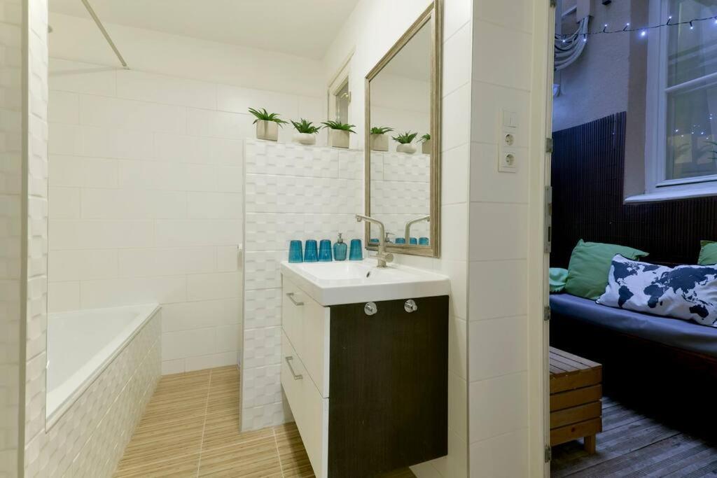 Appartement Downtown Island Of Peace By Nw à Budapest Extérieur photo